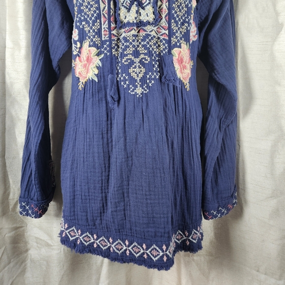 Johnny Was blue embroidered floral tunic blouse top Womens Medium - Picture 6 of 9